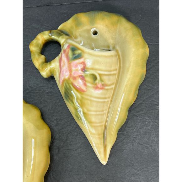 Vintage Hull Wall Pockets Pair Set Woodland Floral Green Pink 1940s Conch Shell - Picture 3 of 11